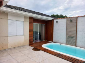 Casa charmosa com piscina